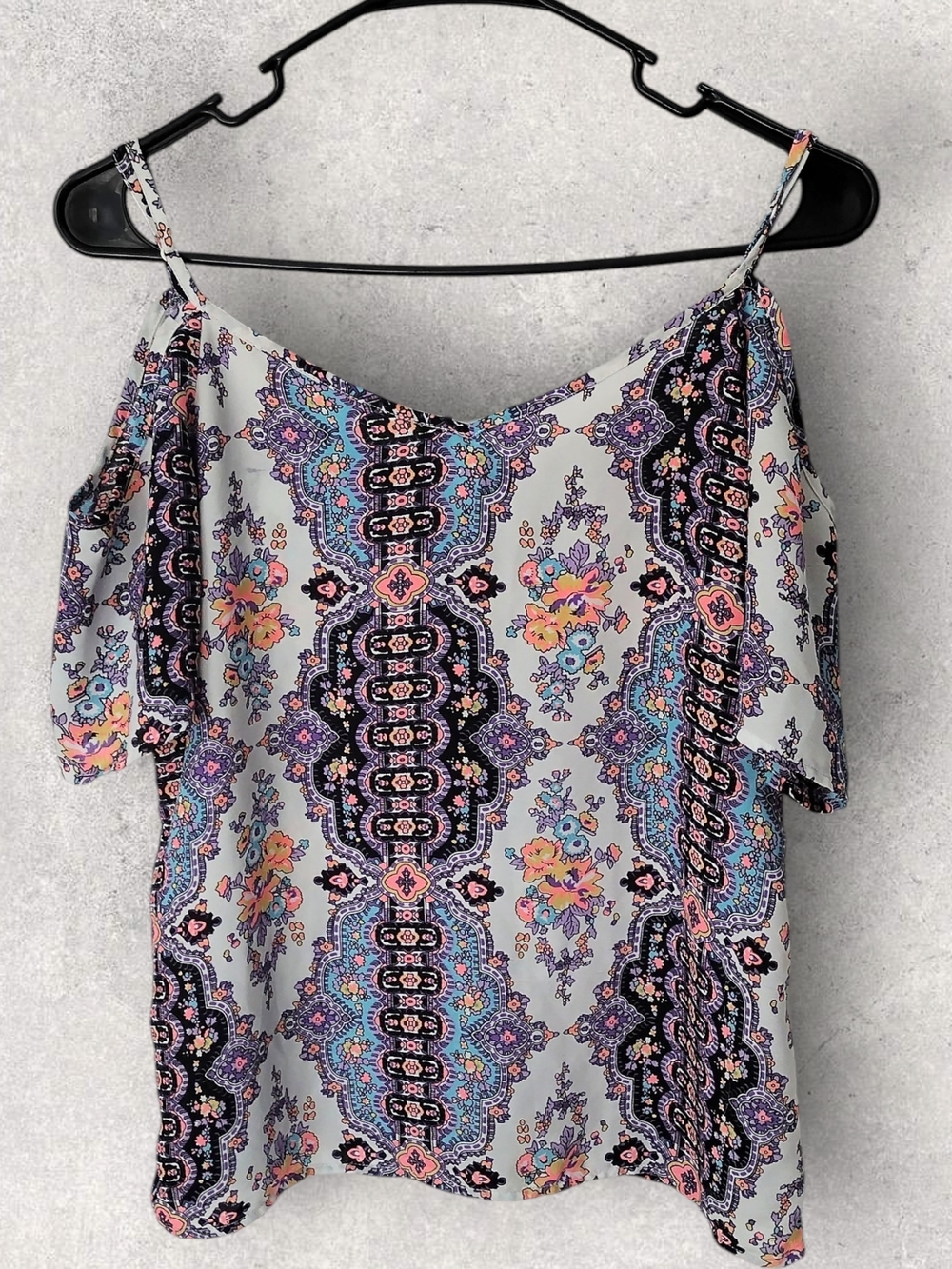 Design Lab Women's Cold-Shoulder Colorful Blouse Size XS - Picture 3 of 6